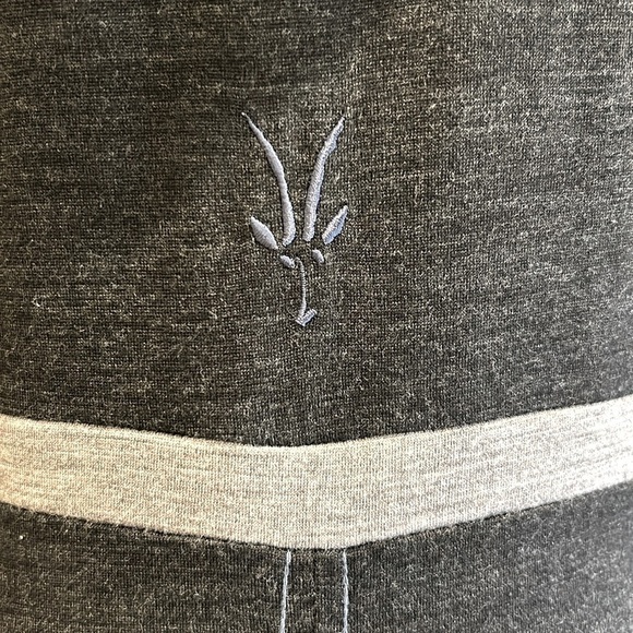 IBEX Women’s 100% Merino Wool Grey Hooded V-Neck Dress Medium - Picture 6 of 8